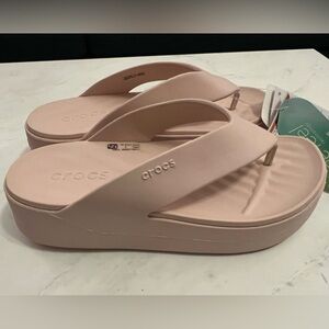 CROCS Women's Getaway Platform Flip Flops Sz 7 Quartz NWT